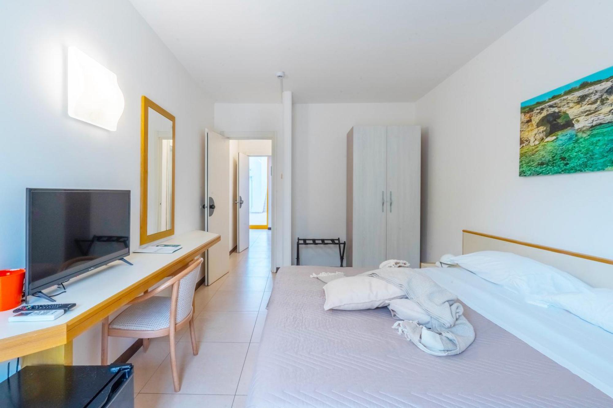 Hotel Santa Lucia Санта-Чезареа-Терме Экстерьер фото